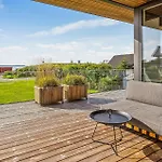 Three-bedroom In بيت للعطل *